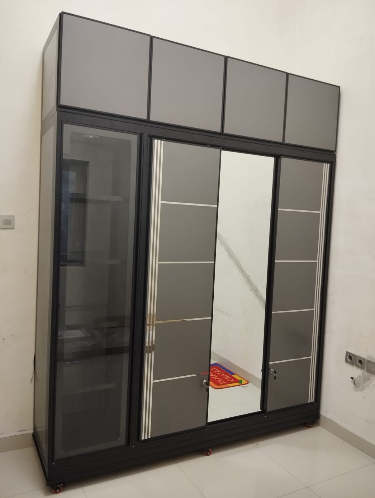 Lemari aluminium custom ukuran sesuai ruangan