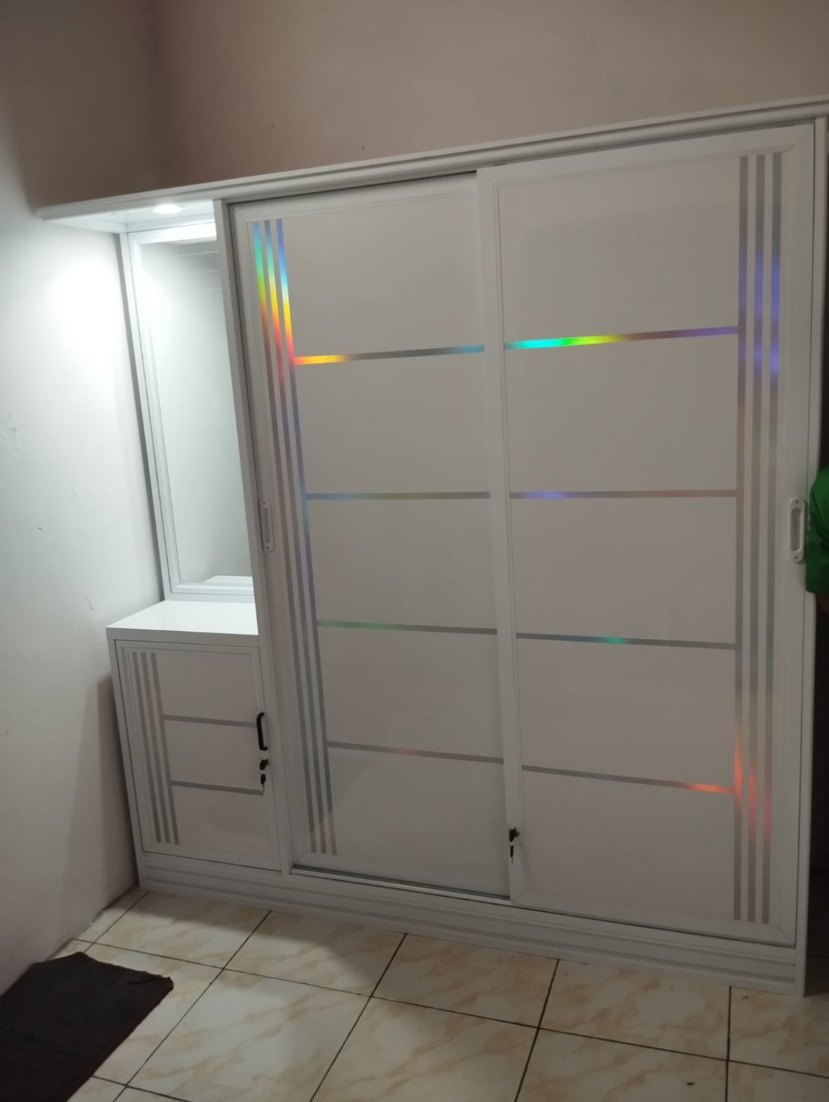Lemari aluminium hasil pemasangan