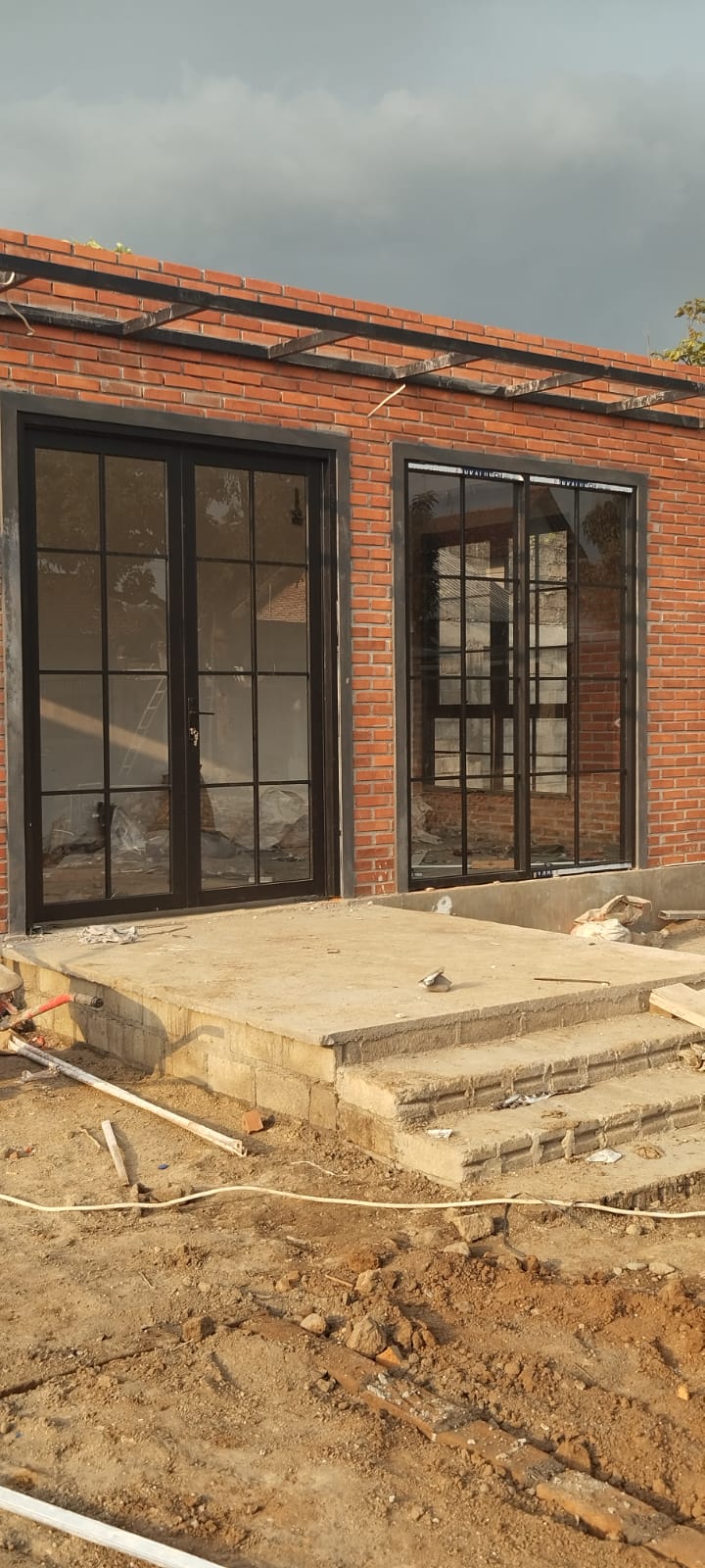 Pintu aluminium untuk ruko