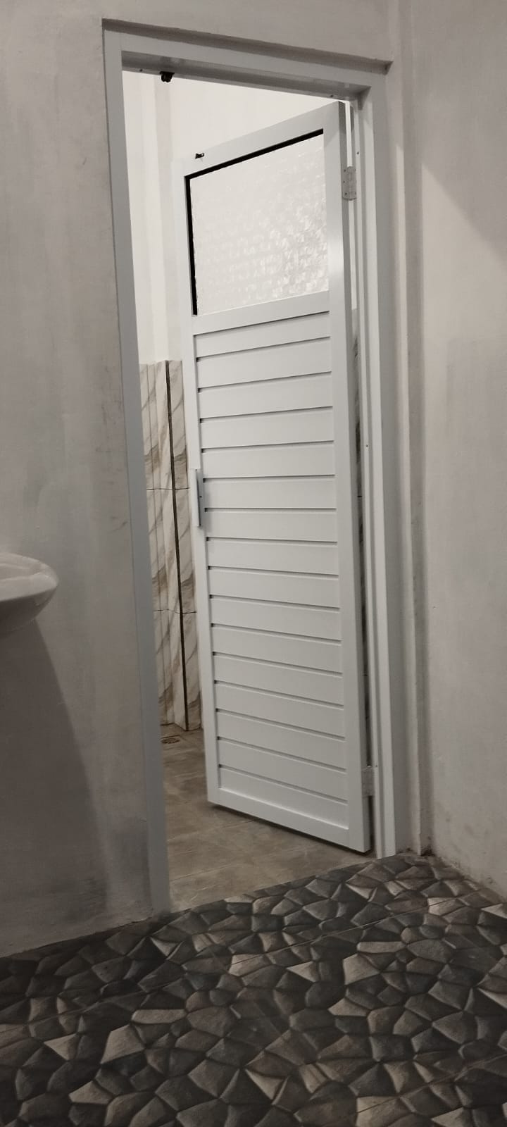 Pintu aluminium untuk kantor