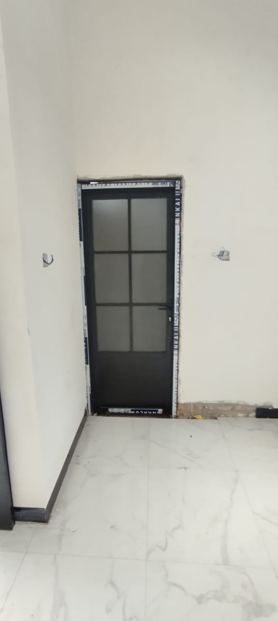 Pintu aluminium finishing rapi